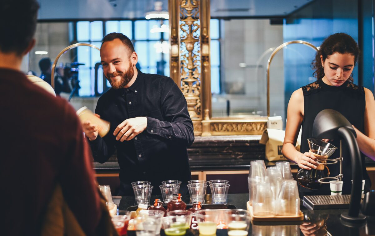 How To Hire Bar And Restaurant Staff